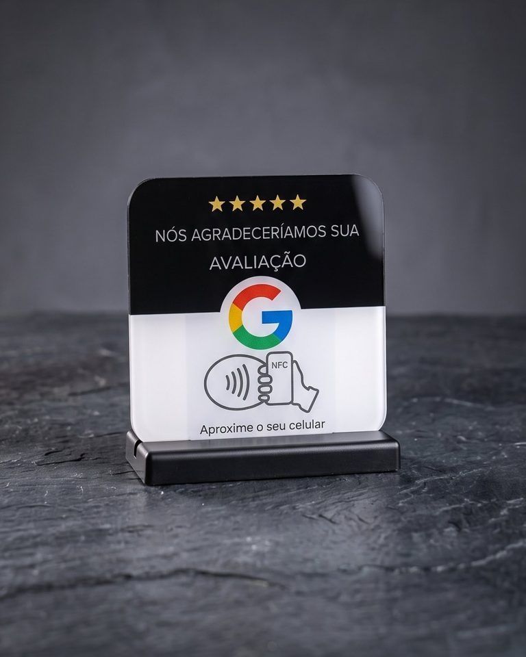 Plaquinha NFC de avaliação do Google nas cores preta e branca, com cinco estrelas e o texto Aproxime o seu celular